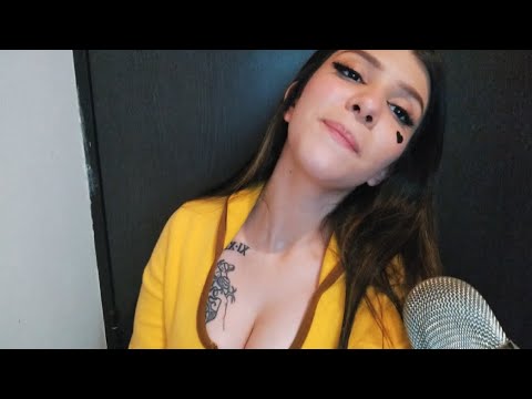 💛 TU MEJOR AMIGA SE TE DECLARA EN UNA PIJAMADA ASMR ROLEPLAY 💛