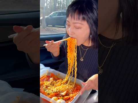 When mom lets you eat only one bowl of spicy hot pot…#food #eating #mukbang #hotpot