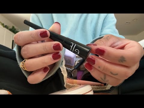 ASMR | Makeup Rummaging & Tapping 🧳💗