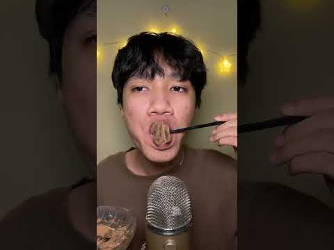 🍫😋 #asmr #mukbang #asmrsounds #asmreating #asmrtriggers #food #shorts