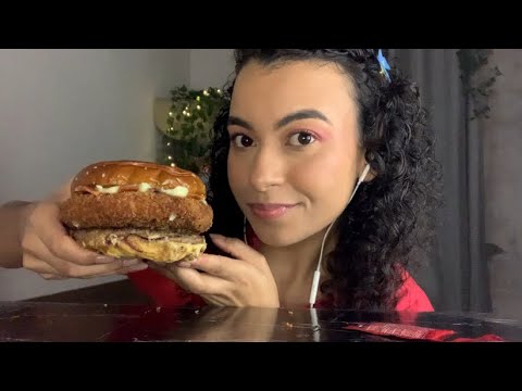 ASMR MUKBANG- Hambúrguer artesanal com um SUPER empanado de queijo 