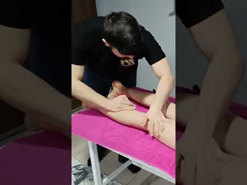 MASSAGE THAT PROVIDES EXTREME RELAXATION TO THE HIND LEGS #satisfying #relaxing #asmr #shorts