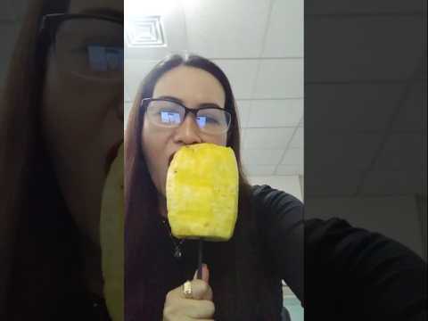 EATING  WHOLE SOUR PINEAPPLE #mukbang #shortsfeed #everyone