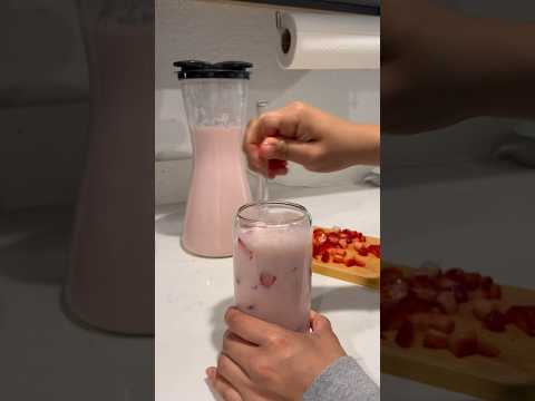 ASMR making agua fresca de fresa cremosita 🍓🇲🇽 #asmr #asmrsounds #food