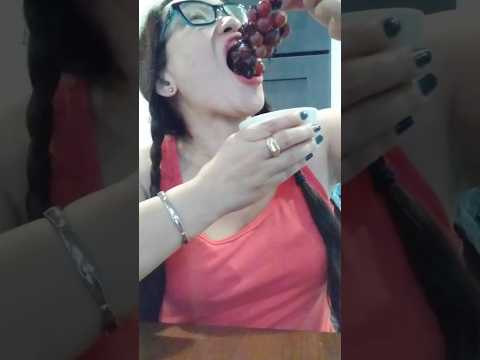 GRAPES WITH CHOCOLATE #eatingshow #shortsfeed #food #everyone #viral #viralvideo #viralshorts #asmr