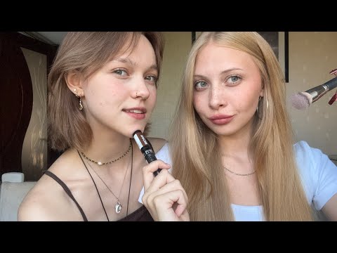 ASMR ~ doing your makeup with my girlfriend // mouth sounds & triggers 💞✩₊˚.⋆☾⋆⁺₊✧  