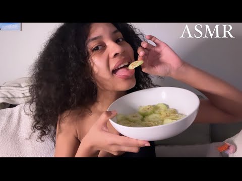 ASMR COMIENDO PEPINO 🥒 CON TAJIN LIMÓN Y SAL (EATING SOUNDS)
