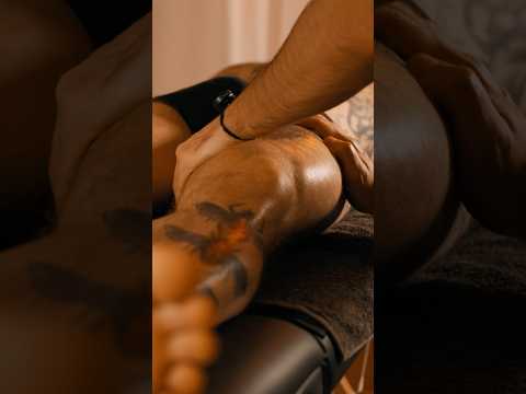 Relaxing ASMR leg massage to fall asleep to 😴