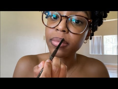 ASMR Lining My Lips & Showing You My Lip Combos 
