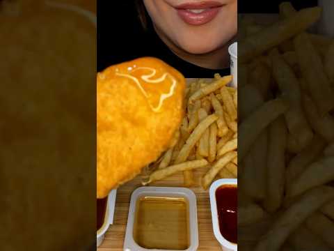 CRISPY CHICKEN NUGGETS #asmr #mcdonalds #food