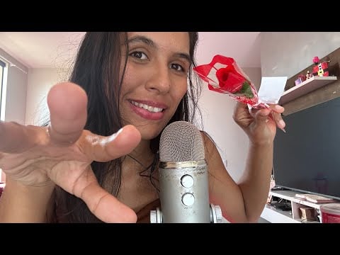 ASMR COM COISAS ALEATÓRIAS DA MINHA SALA 