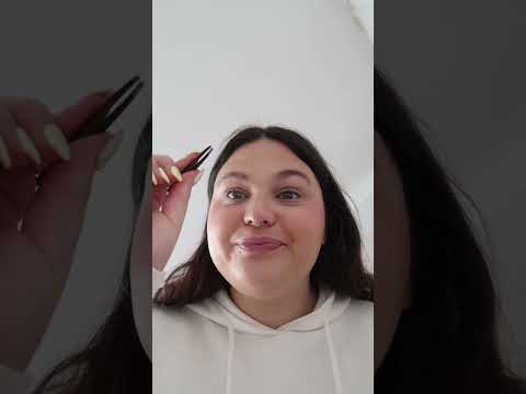 ASMR POV : j’épile tes sourcils, ça ne va pas du tout !! #asmr #humour #shorts