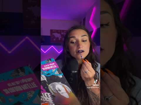 ASMR : JE TESTE UN ROUGE À LÈVRE BLEU 😨