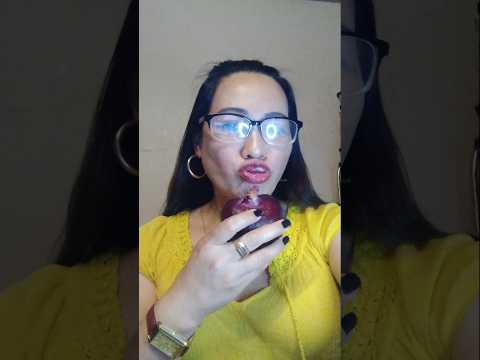 EATING  RED RAW   ONIONS #everyone #mukbang #shortsfeed #challenge #onion #eating