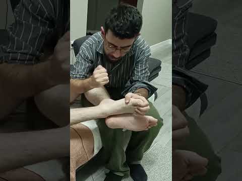 DEEP RELAXING FRONT LEG MASSAGE THERAPY #satisfying #relaxing #asmr #shorts