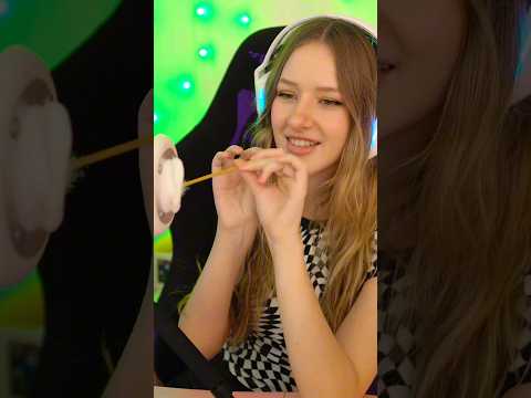 Tickling your ears ASMR👂🏻🤗