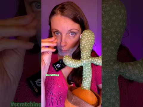 Faccio scratching 🌵 #asmr #asmrita #carlottasmr #scratching #asmrscratching #asmrscratchingsounds