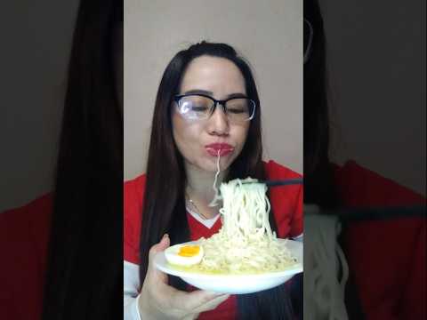 RAMEN NOODLES WITH BOILED EGGS #food #shortsfeed #mukbang #everyone #asmr