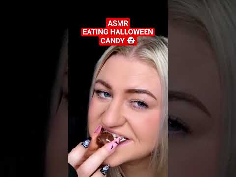 👻ASMR EATING HALLOWEEN CANDY👻