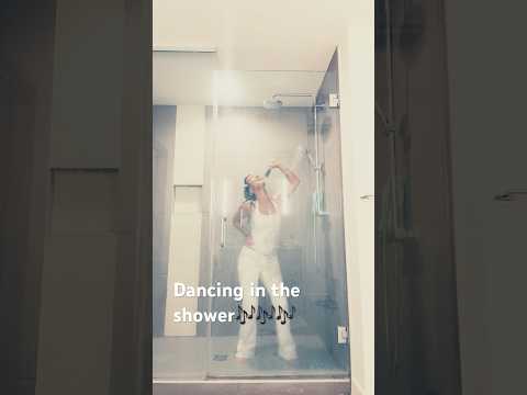 Dancing in the mirror💃 #youtubeshorts #funny #dance#lifeisbutadream #haveitoldyoulatelythatiloveyou