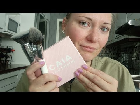 ASMR- Öppnar och testar CAIA smink| tapping, swatches, whisper på svenska