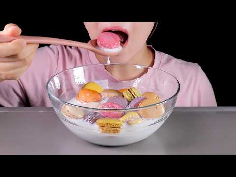 ASMR Chewy Pasquier Macarons with Milk | No Talking Mukbang