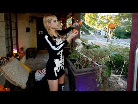 Cozy Halloween Porch Decor 🎃 | ASMR Whispering & Spooky Storytime 🍂🎃👻