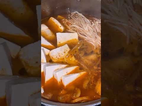 Matcha and kimchi-jjigae for a comfort food. Goodmorning everyone. #asmr #food #jinjiasmr