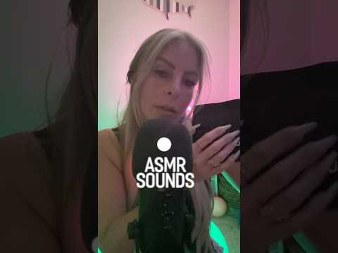 ASMR What’s In My TINGLY SOUNDING Makeup Bag 🤤 #asmrshorts #asmrsound #sleepaid #relax