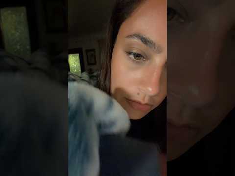 ASMR Scratching & Rubbing Your Back (the sound isn’t realistic but ts always makes me tingle)