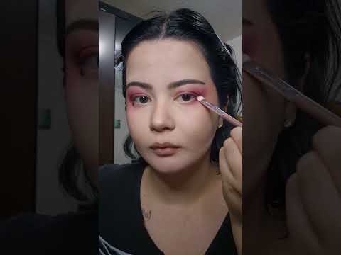 #makeup
