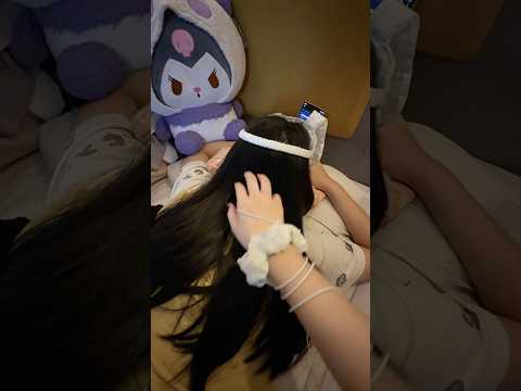 ASMR Scratching my little sis head & skin💅🏻 #triggersforsleep #notalkingasmr