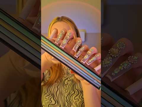 asmr tapping w XXL nails 💅