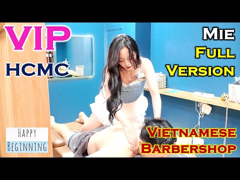 When MIE starts to massage your back... #vipbarbershop @VIPbarbershopHCMC