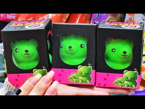 ASMR 🪀 30 Green Triggers in the Mall | Tapping & Scratching 💚