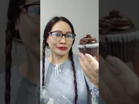ONE TIME BITE CHOCOLATE CUP CAKE# #everyone #mukbang #shortsfeed #sweetcupcake #onebite #bigmouth