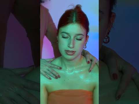 ASMR Rilassamento TOTALE con questo MASSAGGIO BURROSO #asmrsounds #asmrmassage #realpersonasmr