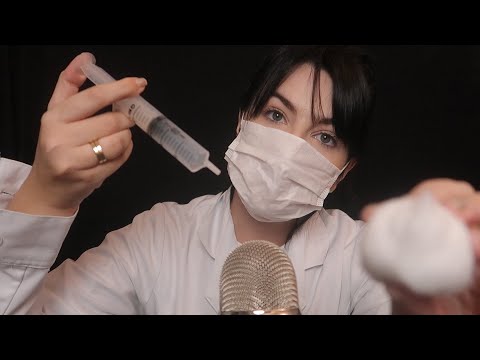 ASMR - ENFERMEIRA APLICANDO VACINA!