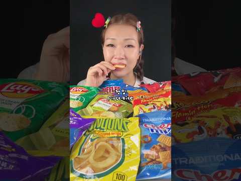 Trying 12 American Snacks 🇺🇸 Which One’s the Best?