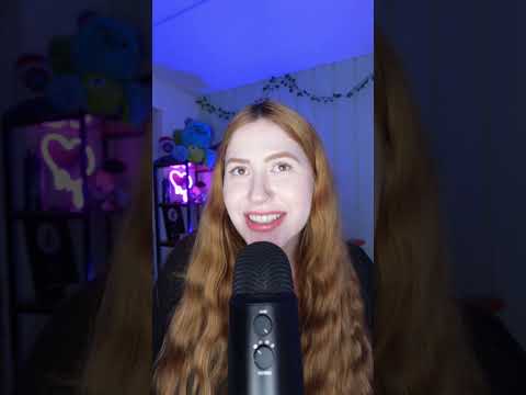 Minha amiga fazendo ASMR