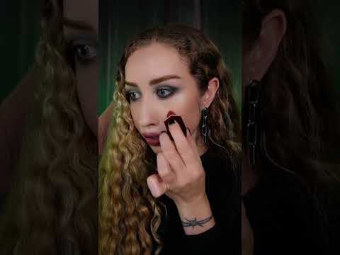Its that time of year 🧛🏻🐺🌲✨ #asmr #asmrsounds #asmrmakeup  #layeredsounds #asmrvideo #twilight