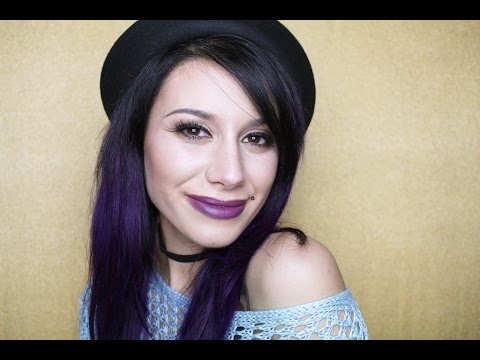 ASMR My Favorite Makeup Products | Whispering (Eng-Ita)