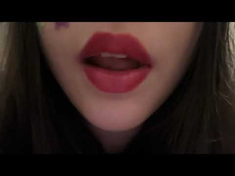 ASMR ~chewing gum and rambling about music (up close chewing)🍬🍬
