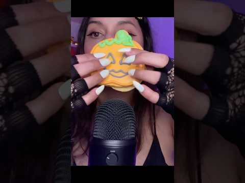 Galleta de Halloween 🎃 🍪 #asmr #asmreating #eating #asmrcommunity #halloween