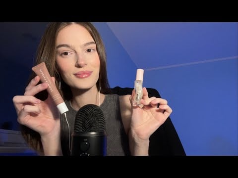 ASMR lipgloss application
