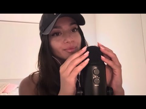 ASMR | Close up whispering with subtle mic scratching