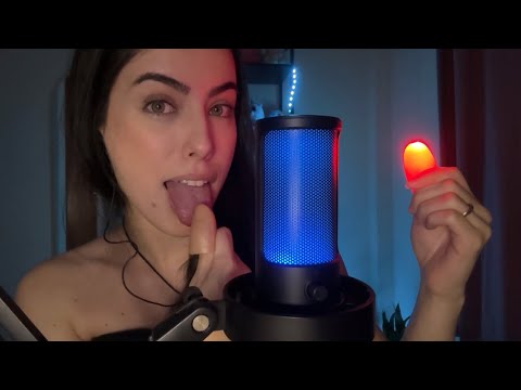 ASMR- TE FAZENDO RELAXAR E DORMIR NO ESCURINHO!