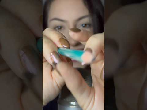 ASMR arrepiante 🫠 riscando seu rosto #relax #dormirserapido #asmrparadormir #shorts #tingles #asmr