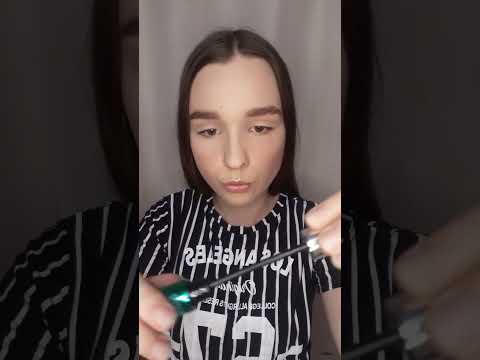 APLICANDO RÍMEL EM VOCÊ
