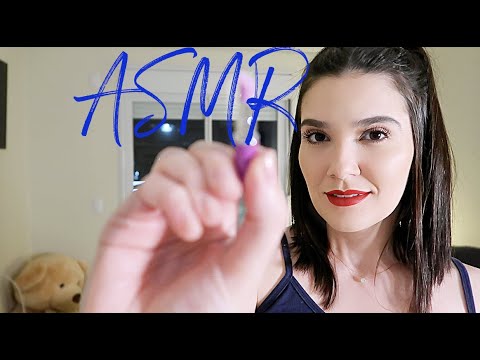 ASMR: CAMERA TRACING E MOUTH SOUNDS / TRAÇANDO PALAVRAS NA TELA - Naiane